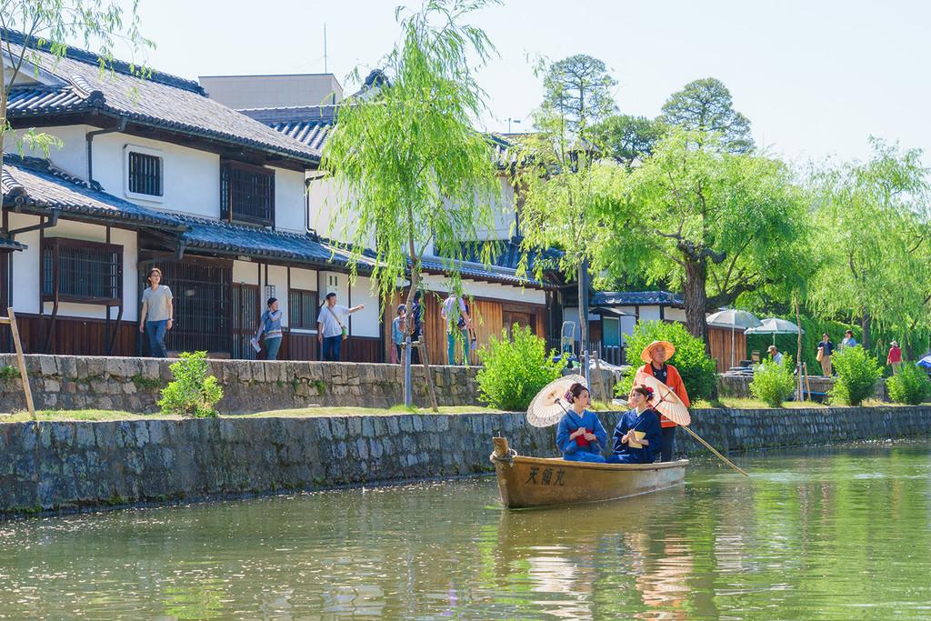 くらしき川舟流し 観光スポット 岡山観光web 公式 岡山県の観光 旅行情報ならココ