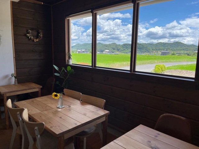 自然に溶け込むレストランとカフェを訪ねて総社市へドライブ