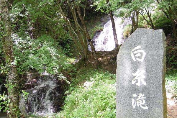 白糸の滝｜観光スポット | 岡山観光WEB【公式】- 岡山県の観光・旅行情報ならココ！