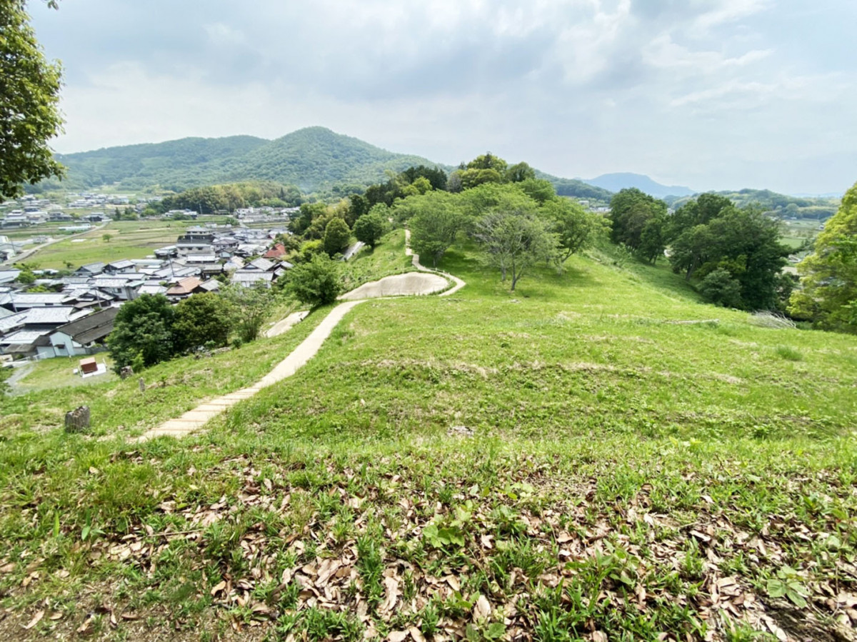 のぼれる！ 入れる！ 吉備路の「体感型」古墳3選｜おか旅 | 岡山観光WEB【公式】- 岡山県の観光・旅行情報ならココ！