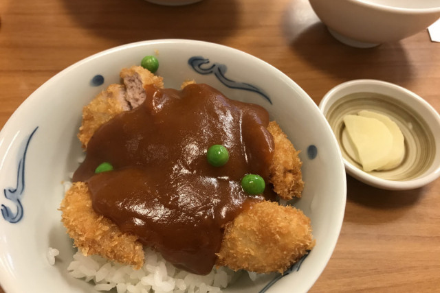 ショップ デミグラスカツ丼