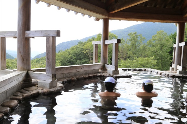 汗をかいた後もさっぱり爽快! 温泉の近くにあるキャンプ場5選