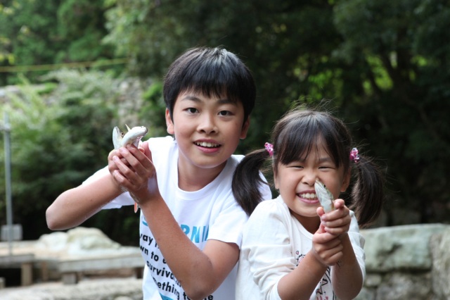 夏休みに家族で行きたい!岡山で魚のつかみどりができるスポット6選