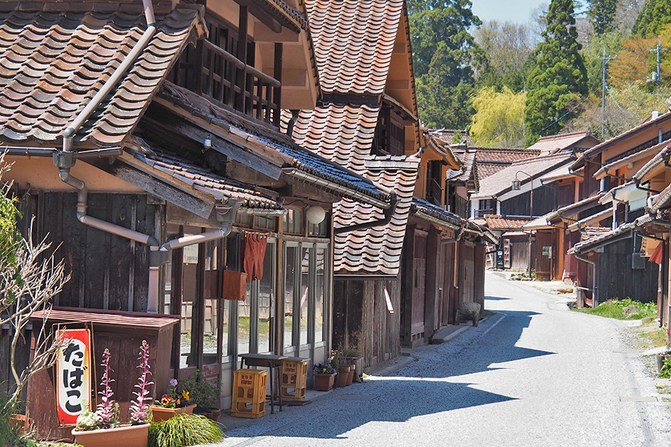 一度は行きたい!ベンガラ色の町並み「吹屋」を大満喫する方法