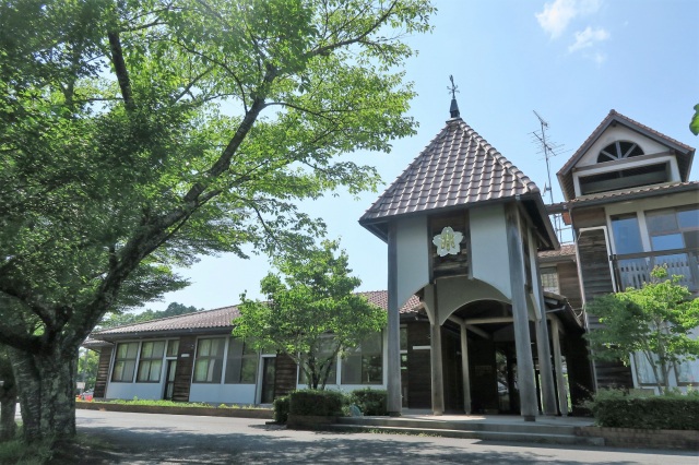 廃校がゲストハウスやカフェに!懐かしさと新しさを感じる場所「UEDA VILLAGE」