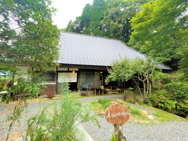 西粟倉村でタイ料理!? 古民家カフェ「あるの森」