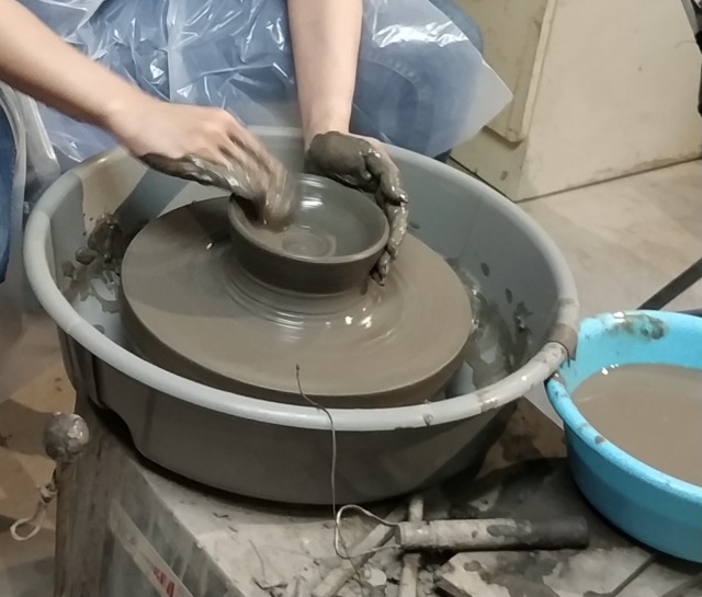 一度はやってみたい!電動ろくろ備前焼陶芸体験♪