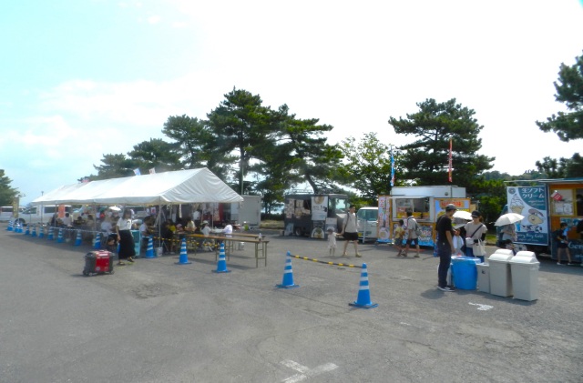 新岡山港で海を感じるマルシェ開催。「のりもの大集合」イベントにも参加してきた