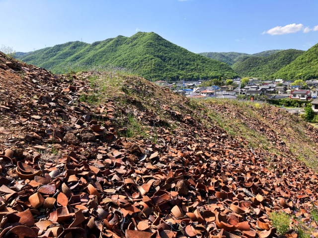 備前焼のふるさと「伊部南大窯跡」。巨大な窯と物原は唯一無二の光景!(備前市)