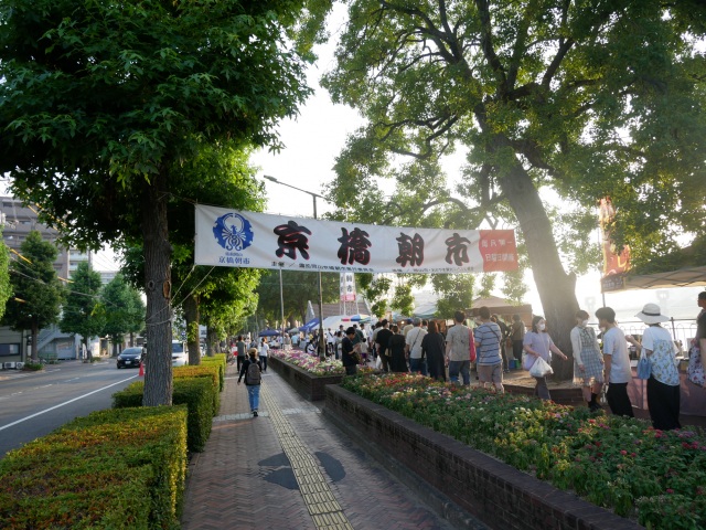 早朝5時から行列ができる「備前岡山京橋朝市」で食べ歩き