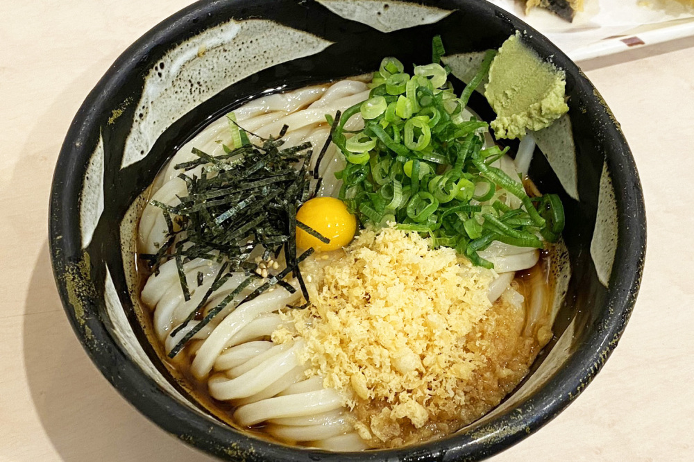 ぶっかけうどん発祥の店「ふるいち」の魅力を徹底解剖!岡山人の常識「まるぶ」って?