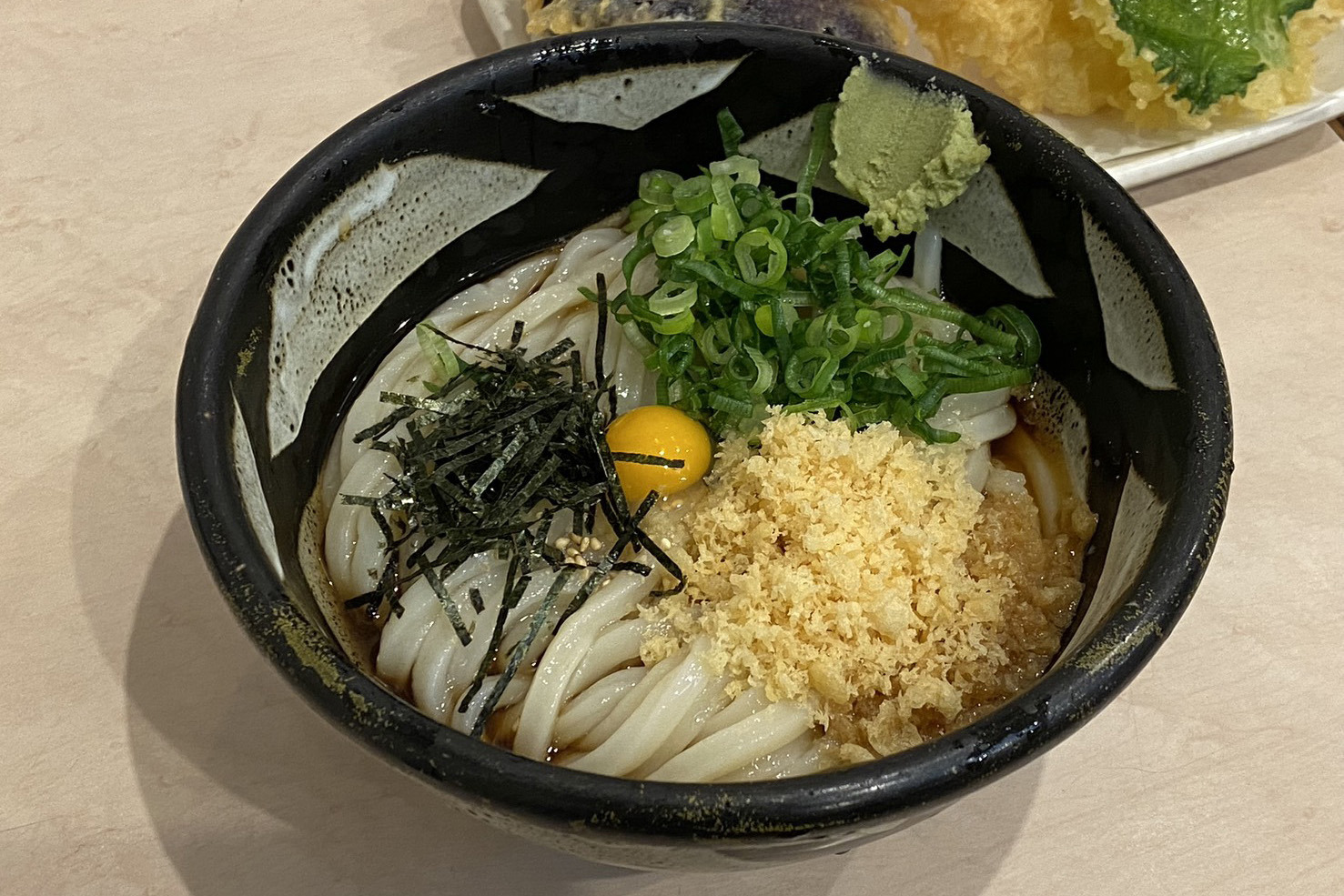 岡山人の常識「まるぶ」って?ぶっかけうどん発祥の店「ふるいち」の魅力を徹底解剖