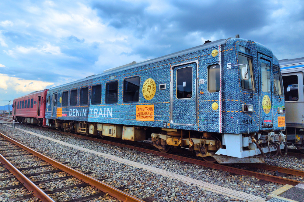 井原鉄道のデニム列車で訪ねる、「藍」のものづくりの現場(井原市)