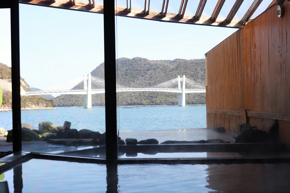 絶景インフィニティ温泉とイタリアン!備前市で堪能する日帰りサウナと地元グルメ