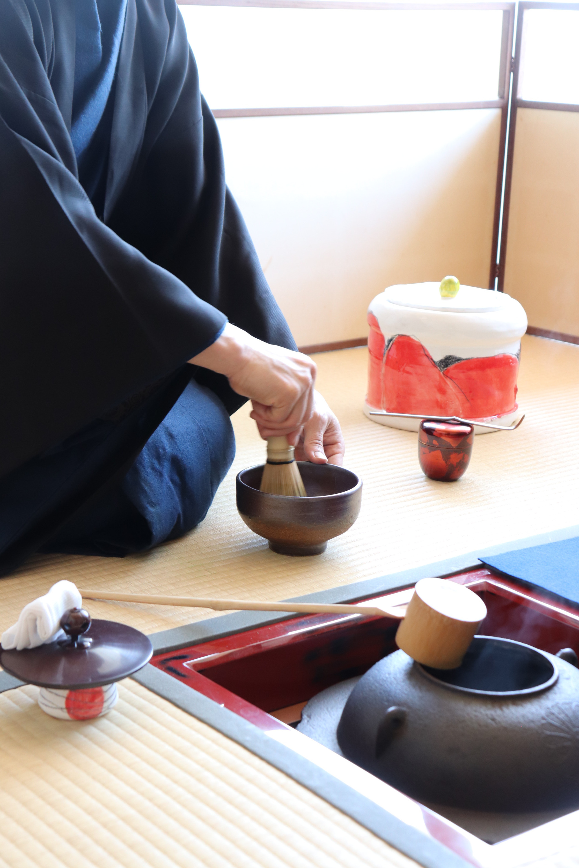 「備前市美術館」でお茶席体験!備前焼のうつわと季節のお菓子で楽しむ