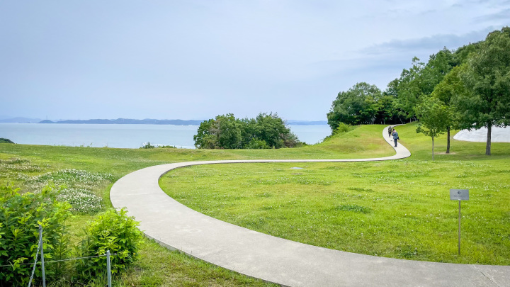 【瀬戸内国際芸術祭2025】岡山駅からアートを巡る「豊島」コース