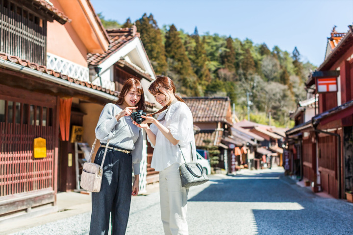 【JR岡山駅発着】天空の山城・備中松山城から吹屋ふるさと村、新見の満奇洞を楽しむ1泊2日コース
