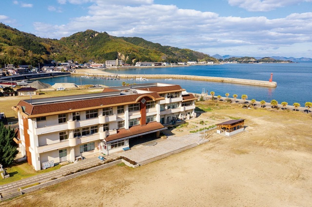 笠岡市北木島宿泊研修所(石切りの杜)