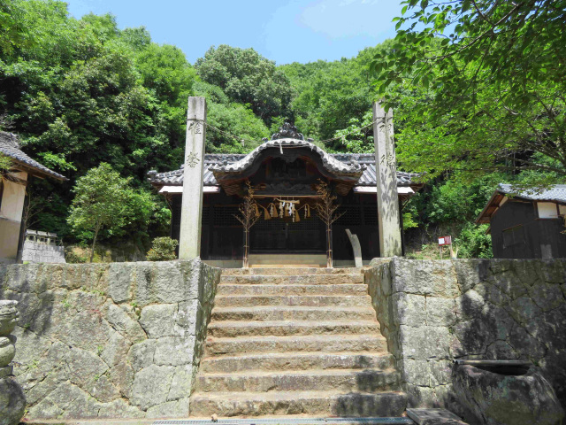 軍神社