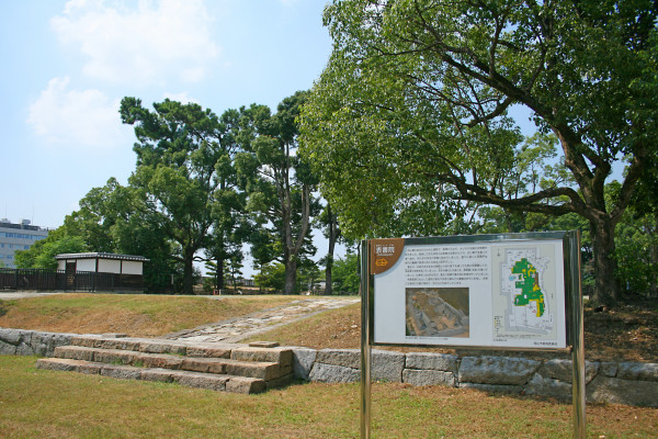 岡山城（烏城）